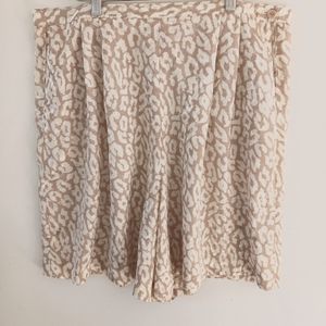 Da-Rue Shorts Cheetah Print Satin Feel